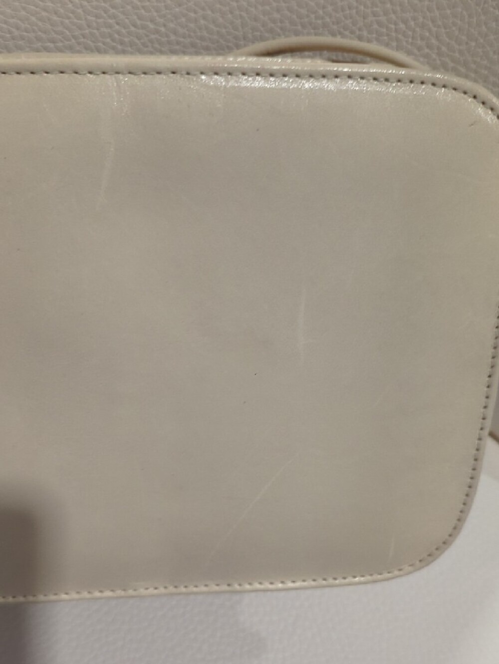 Perry Ellis Vintage Cream Leather Crossbody with Fringe Accent - Picture 6 of 9